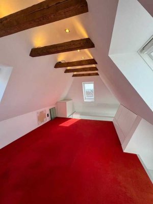 Lichtdurchflutete Dachgeschosswohnung  mit Blick über Osnabrück