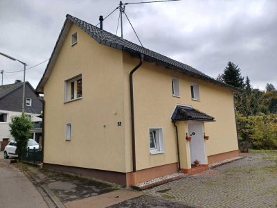 Klein aber fein: Familienheim in beliebter Lage mit ebenem Grundstück