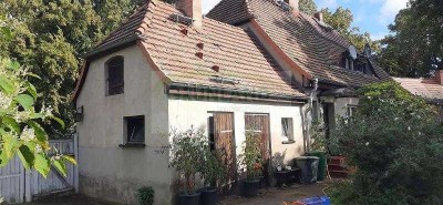 *Doppelhaushälfte auf großem Grundstück!*