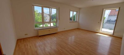 Attraktive 4-Raum-Wohnung mit EBK,Balkon/Terasse und Tiefgaragenstellplatz in Ihrlerstein