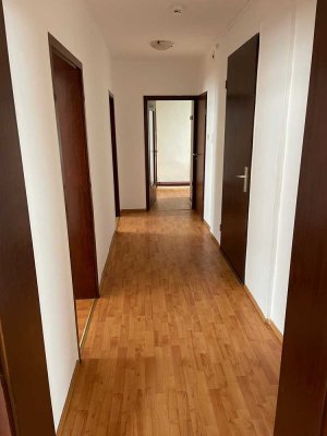 Viel Platz in Bockenheim: Gepflegte 4-Zimmer-Wohnung