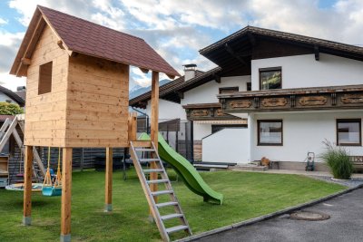 Preisreduktion: Großzügige Doppelhaushälfte mit großem Keller