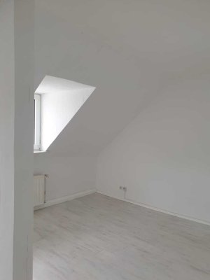 Schöne Single-Altbauwohnung