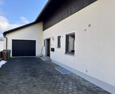 Große 4 Zimmer-Wohnung,Küche,Bad,Garage,Terasse, großer Garten