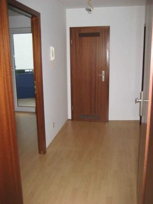 1,5 Zi Wohnung, EBK, Balkon, Keller, TG, Hausmeisterservice , Nähe Hochschule Esslingen in Göppingen