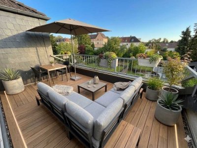 ++ Grüne Idylle vor der Tür, die Stadt im Rücken: 5-Zimmer-Wohnung mit Dachterrasse und Garten ++