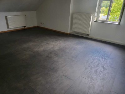 Charmante 3-Zimmer-DG-Wohnung in Laberweinting