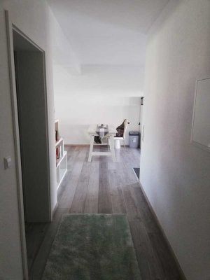 Moderne helle Nichtraucher- Wohnung
