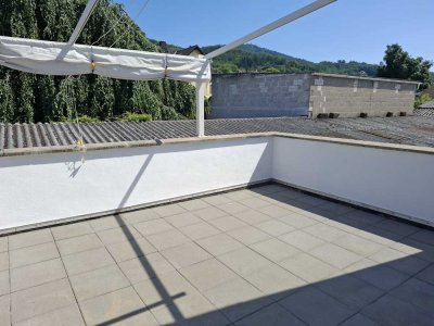 Helle 4-Zimmer-Wohnung mit Terrasse in Alsbach-Hähnlein