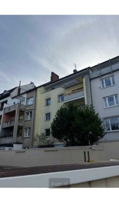 1400 € - 85 m² - 3.0 Zi. Erstbezug nach Sanierung inkl. Küche