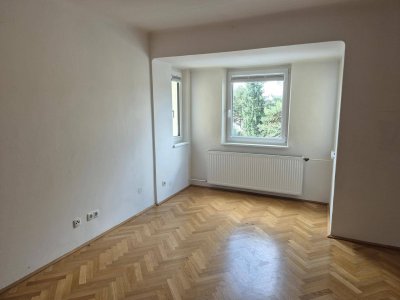 Gemütliche, helle 3-Zimmer Altbauwohnung mit Parkett