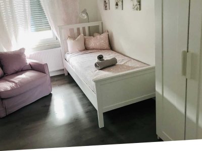 Oestrich, Haus möbliert, 4 ZKB * fußläufig zur EBS * ab 01.08.2025