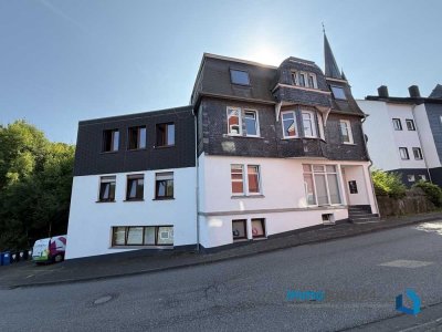 Kirchen Zentrum: Frisch renovierte Wohnung im Erdgeschoss mit Einbauküche