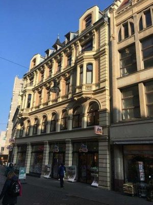 Im Herzen von Halle: 4-Zimmer-Wohnung im ruhigen Hinterhaus gelegen
