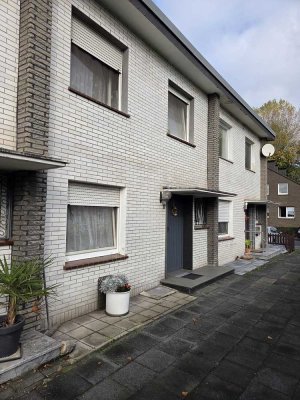 Charmantes Reihenmittelhaus mit 4 Zimmern in Duisburg-Hochemmerich