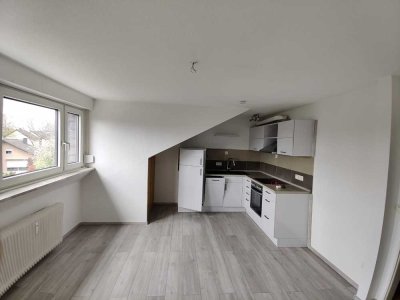Kerpen-Buir; 2 Zi. DG Wohnung; komplett saniert! Sehr Ruhig, Sehr hell; fast keine Schrägen!