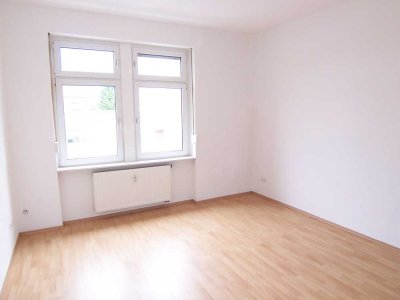 ***Schöne, helle 2 Zimmerwohnung in gepflegtem Altbau.***