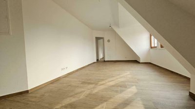 **Moderne Wohnung mit neuer Küche, ca. 15m² Balkon mit Wendeltreppe in den Garten ** Sonnige Ruhelage ** zwischen Fehring &amp; Feldbach **