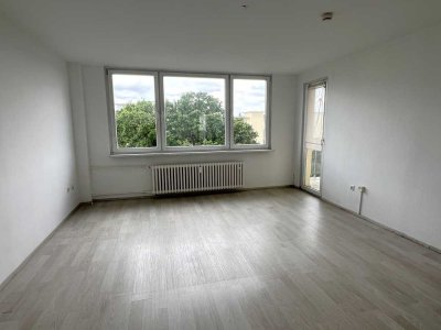 Geräumige 3 Zimmerwohnung mit Balkon in Gravenbruch