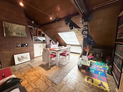 Nette 2-Zimmer Dachgeschoss-Wohnung in schöner und ruhiger Wohnlage von Jägersburg