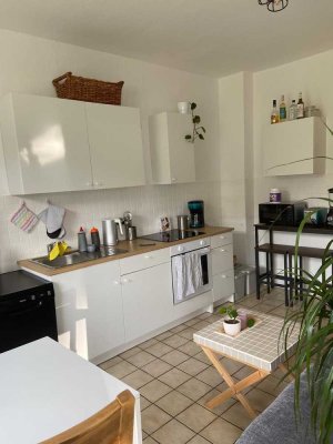 Helle 2-Zimmer Wohnung mit großer Küche und Balkon in Nähe des Kreuzviertels (Heizkosten inkl.)