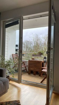 Helle 3-Zimmer Wohnung im 4. OG mit Balkon in Düsseldorf