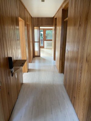 4-Zimmer Wohnung / 1.OG