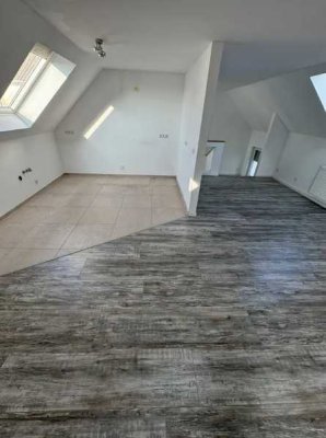 Freundliche und sanierte 2-Zimmer-Wohnung mit gehobener Innenausstattung mit Loggia in Ennigerloh