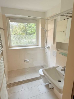 Ansprechende 3-Zimmer-Wohnung mit großer Loggia und Tiefgaragenplatz in ruhiger Lage von St. Jürgen.