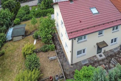 VIEL PLATZ - GROSSER GARTEN - ZWEI GARAGEN