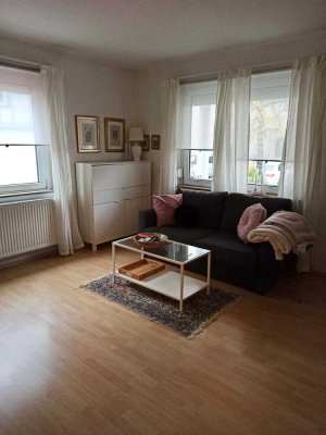 Zentrale 3- Zimmer Wohung hell, gute Anbindung, ideal für Paare und kleine Familien