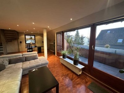 Charmante Maisonettewohnung mit Kamin und Loggia in guter Lage von Elmshorn !