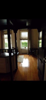1-Zimmer Apartment im sanierter Jugendstilvilla mit Parkplatz