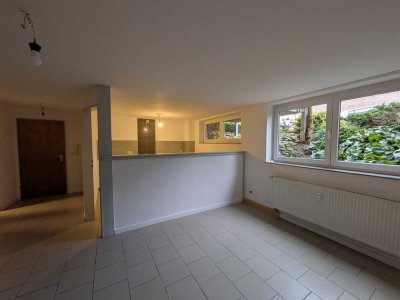 Attraktive und vollständig renovierte 1-Zimmer-Souterain-Wohnungung in Aachen
