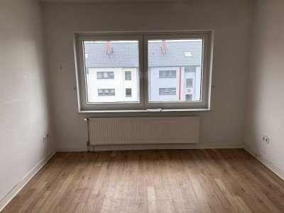 WWS - frisch renovierte Wohnung mit Balkon