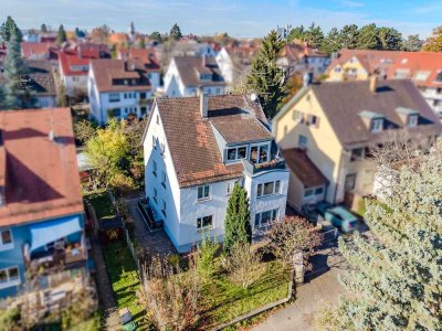 CHARMANTES DREIFAMILIENHAUS AUS DEN 1930ER-JAHREN IN ZENTRALER LAGE VON STUTTGART-VAIHINGEN
