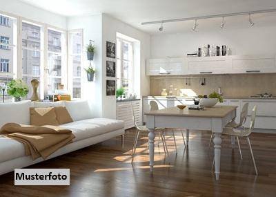 Historische 3-Zimmer-Wohnung mit Balkon