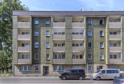 Moderne und voll renovierte 2-Zimmer-Wohnung mit Balkon in zentraler Lage