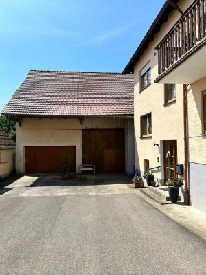 Ländliche Ruhe trifft großzügiges Wohnen – Anwesen mit Nutzungspotenzial Nähe Rain!