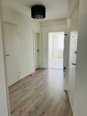 Helle 3-Zimmer-Wohnung mit 2 Balkonen im 2. OG in Düsseldorf-Wersten (Uni-Nähe)