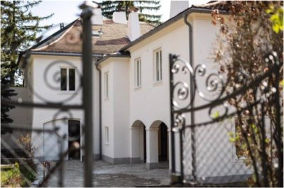 TOP PREIS! Hochwertig sanierte Villa mit ca. 1.000 m² Garten und Garage