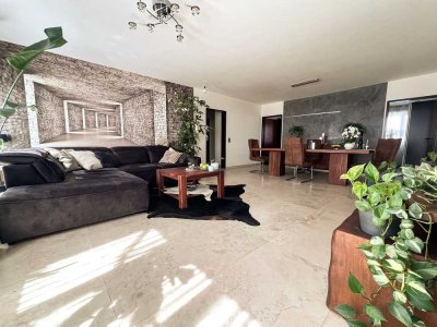 *Hidden Jewel* 120 m² geschmackvolles Wohnambiente, rückseitig mit Blick ins Grüne-von privat
