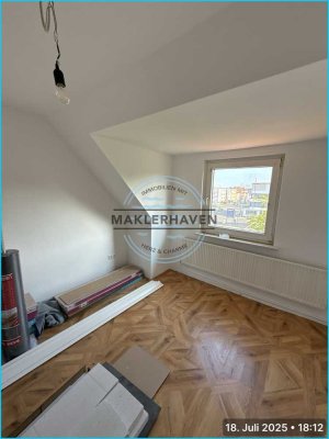 Dachgeschosswohnung, 3 Zimmer, in Renovierung. In Kürze
