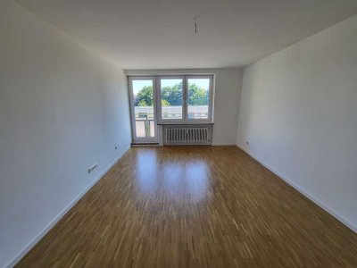 Familienfreundliche, modernisierte 4-Zimmerwohnung mit Loggia in der Hammerschmiede zu vermieten