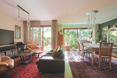 Wohnen wie im EFH: Luxuriös ausgestattete Komfortwohnung mit herrlichem Gartengrundstück und TG