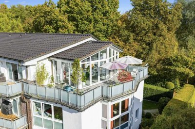 Wo Hamburg leiser wird. Einfach besonders. Licht. Ruhe. Penthouse direkt am Naturschutzgebiet.