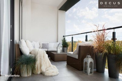 PREMIUM - WOHNTRAUM - TOP LAGE - Exklusive 2-Zimmer Wohnung auf der 37. Etage mit Loggia, Terrasse und atemberaubendem Fernblick!