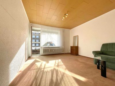 Helle 3-Zimmer-Wohnung im 1. Obergeschoss mit Balkon und Garage