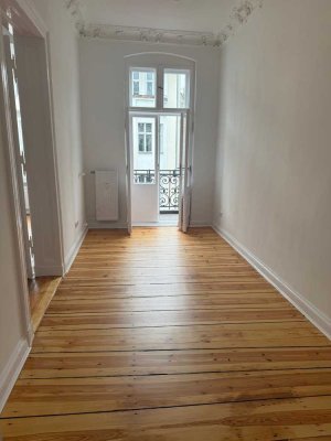 Wohnung teilgewerblich, 3 Jahre befristet, 4 Zi. + Wohnküche, Balkon, Stuck ...