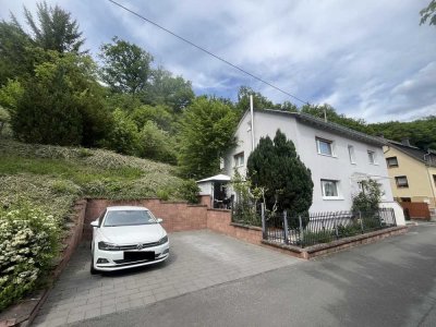 Zweifamilienhaus mit großem Garten und Südausrichtung